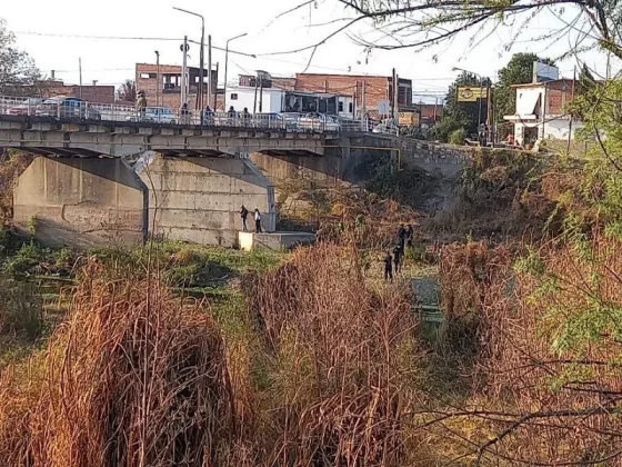 Encontraron el cuerpo sin vida bajo el puente de Santa Lucia