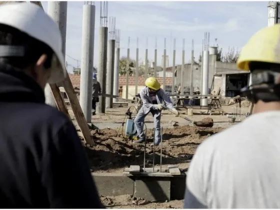 Cuatro de cada 10 trabajadores en relación de dependencia no están registrados