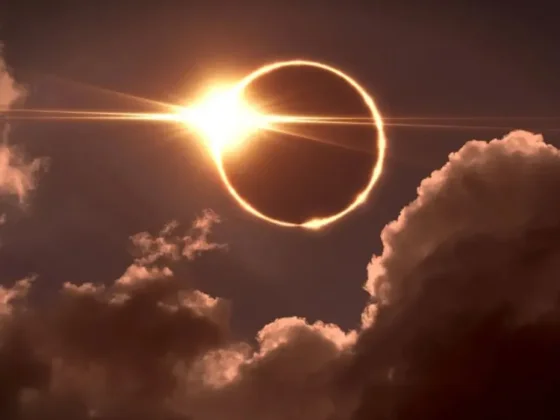 Tras el intenso calor llegó el alivio ¿cómo estará el cielo para ver el eclipse solar?