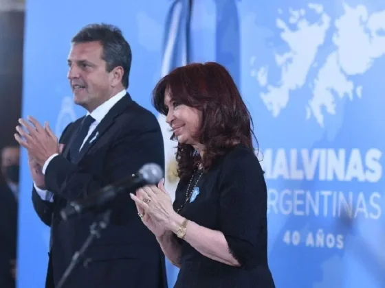 Cristina Kirchner y Sergio Massa reaparecieron en medio de la marcha