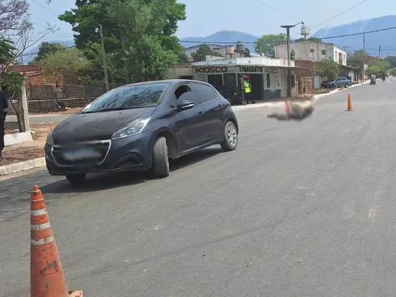 ACCIDENTE FATAL: salteña falleció tras chocar su moto contra un auto