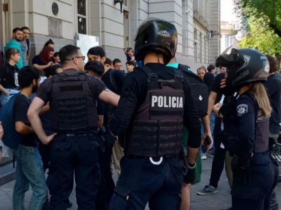 Rosario: Estudiante fue agredido mientras se llevaba a cabo una asamblea universitaria