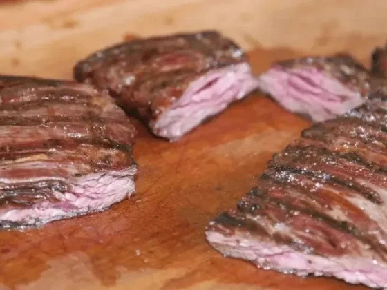 El exquisito corte de carne que sale perfecto a la parrilla y es una alternativa barata a la entraña