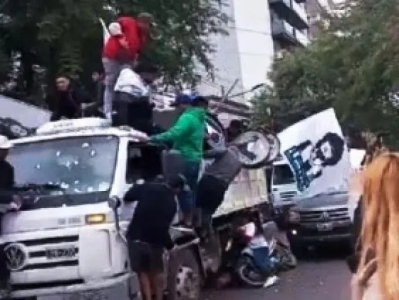 Un camión de basura aplastó a una niña de 11 años en una caravana electoral en Santiago del Estero