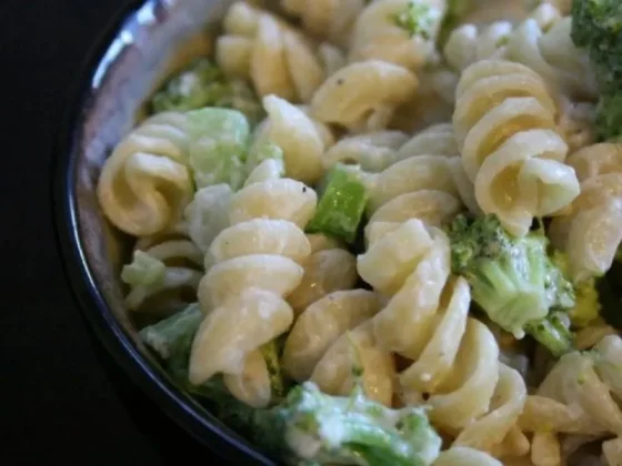 Pasta con salsa cremosa y brócoli, en 20 minutos