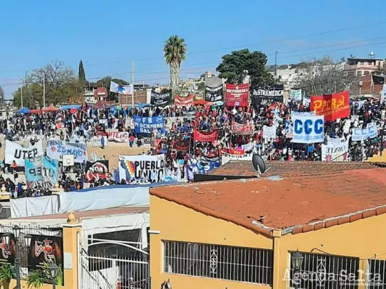 SAN CAYETANO: Masiva marcha de organizaciones sociales