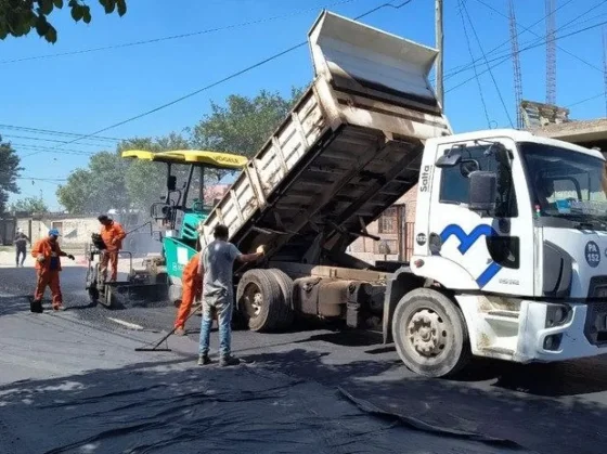 Se ejecutan tareas de repavimentación en barrio Solidaridad