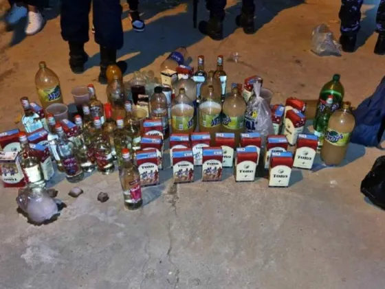 Policías Desbaratan una fiesta clandestina con alrededor de 300 salteños