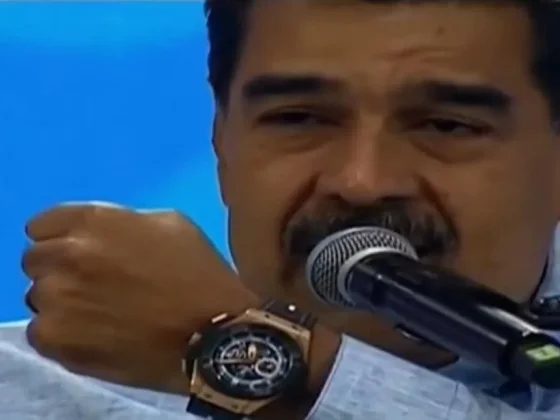 Nicolás Maduro se declaró “soldado de Perón” y mostró el regalo de Diego Maradona