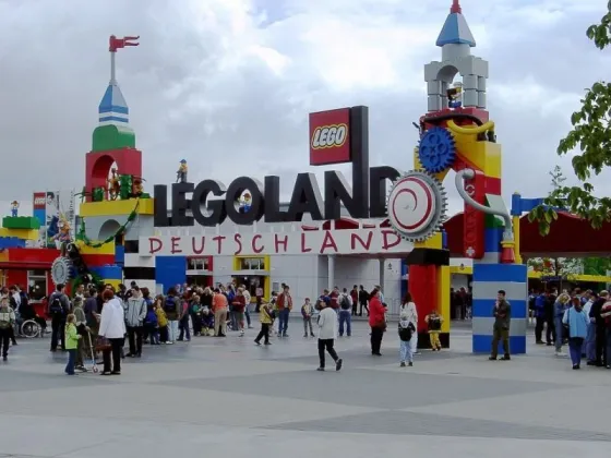 Brutal choque en una montaña rusa de Legoland: hay 31 heridos