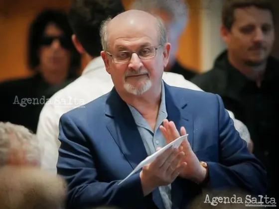 Le retiraron el respirador artificial a Salman Rushdie y pudo hablar luego del ataque