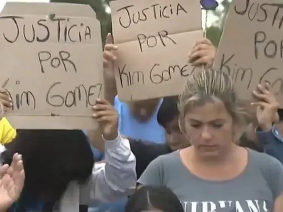 Violentos incidentes en la Municipalidad de La Plata en la marcha por la nena asesinada en un robo