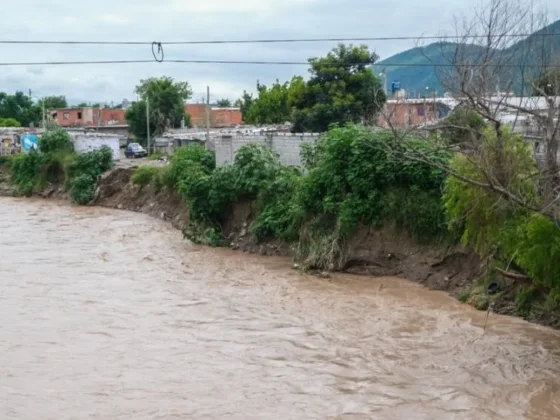 Se investiga el hallazgo de un cuerpo en el río Arenales