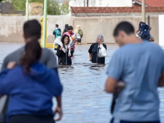 Murieron 16 personas por el temporal y se necesitarán $400.000 millones par recuperar la ciudad