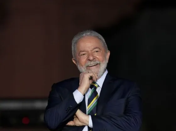 Lula arranca en Brasil la campaña oficial para la elección presidencial con amplia ventaja