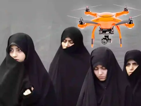 La policía iraní vigila a las mujeres con drones y cámaras para ver que usen el velo