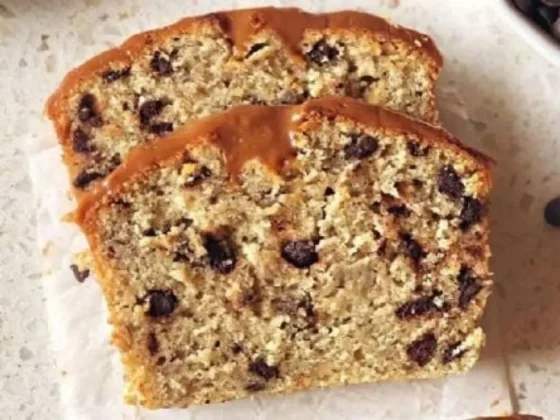 Budín de banana con chips de chocolate: preparalo con esta técnica de la cuchara sopera y verás cómo te queda de rico