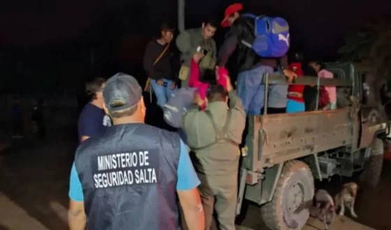 Empezaron a evacuar a los pobladores de Hito 1 y Santa María ante la crecida del Pilcomayo