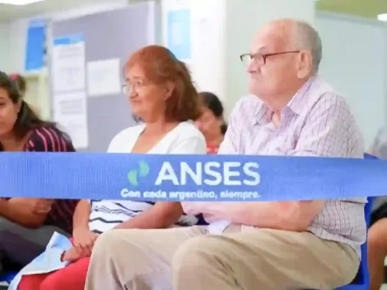 Adelantaron las fechas de cobro de abril 2025 en Anses: mirá el calendario completo