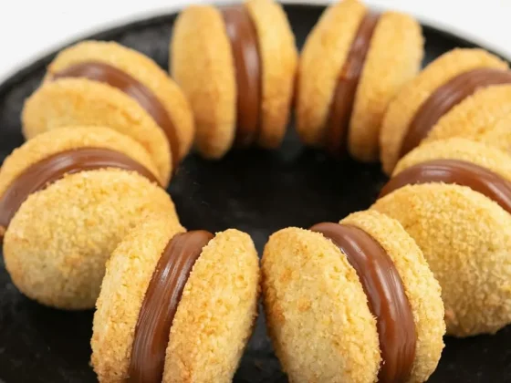 Cómo hacer deliciosos alfajores de coco y dulce de leche, fáciles y rápidos