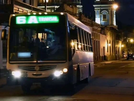 Empresas podrían suspender el servicio nocturno de colectivos por la deuda de SAETA