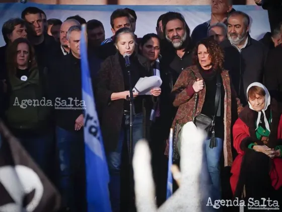 Por ser un “alegato político partidario”, la DAIA no avaló el documento leído en Plaza de Mayo durante el acto por CKF