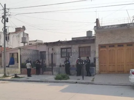 Encontraron el cuerpo de una mujer enterrado en el patio de una vivienda