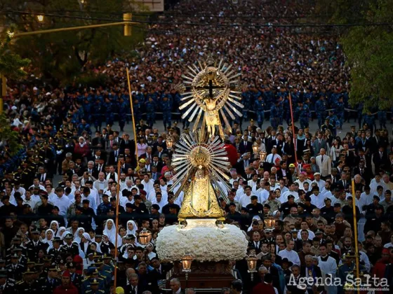 Más de 680 mil personas participaron de la procesión del Señor y la Virgen del Milagro