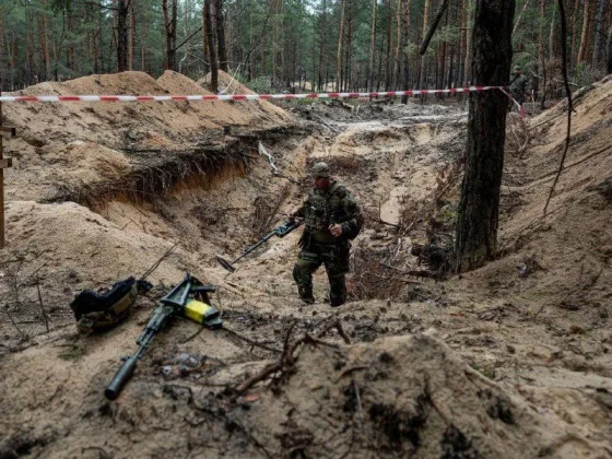 Zelensky habló tras el hallazgo de 400 fosas comunes en Izium: “Rusia no deja más que muerte y sufrimiento”