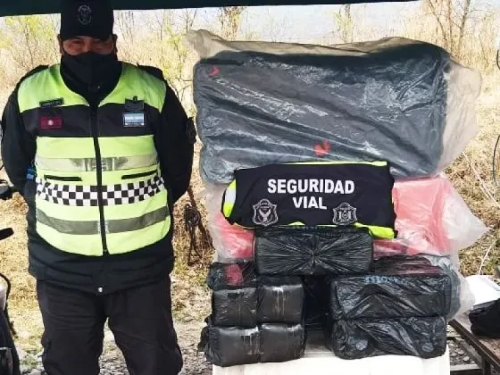 La policía vial detectó el transporte de más de 100 kilos de hojas de coca