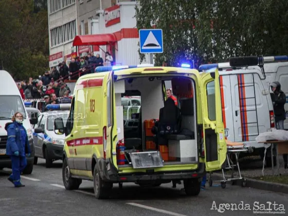 Un exalumno entró armado a una escuela rusa y asesinó a 15 personas