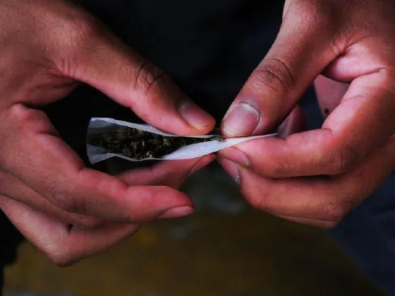 FAFAFA: una pareja fue detenida por comercializar marihuana y cocaína