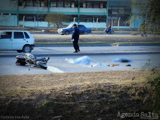 ACCIDENTE FATAL: Viajaba en su moto y se mató en la entrada del Barrio San Carlos