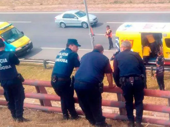 El drama de la joven violada en grupo en Córdoba: no habla, no se puede mover y su familia tiene que darle de comer