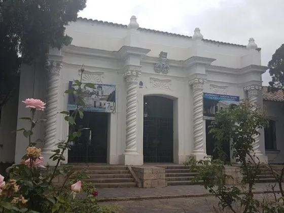 PARO DE TRANSPORTES: El Colegio Nacional hoy no tuvo clases, no fue nadie