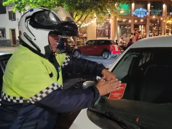 Se labraron 69 infracciones por mal estacionamiento en la zona de la Balcarce y Paseo Güemes