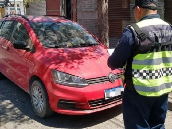 Hallaron el auto robado en Cafayate: lo encontraron tirado en zona oeste de Salta capital