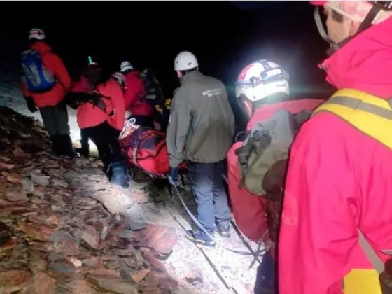 Así fue el dramático rescate del cuerpo del turista brasileño que murió aplastado en una cueva de Ushuaia