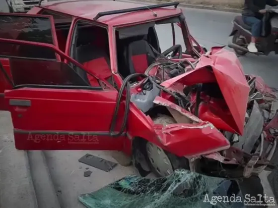 Brutal choque en B° Santa Ana: Murió una mujer y su pareja se encuentra grave