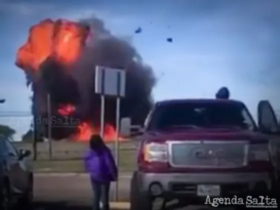 Dos aviones chocaron durante un show aéreo en Dallas