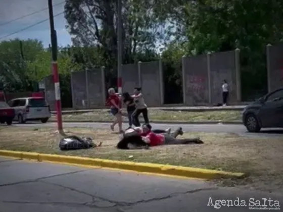 “¡Dale, rompele la cara!”: feroz pelea entre madres y alumnas a la salida de un colegio