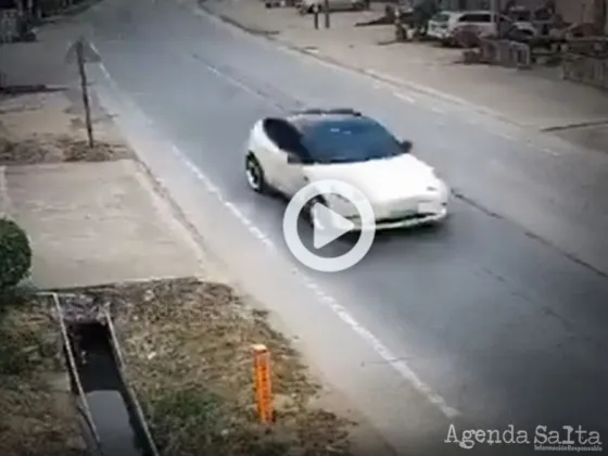 Dos personas murieron por un auto Tesla en piloto automático fuera de control