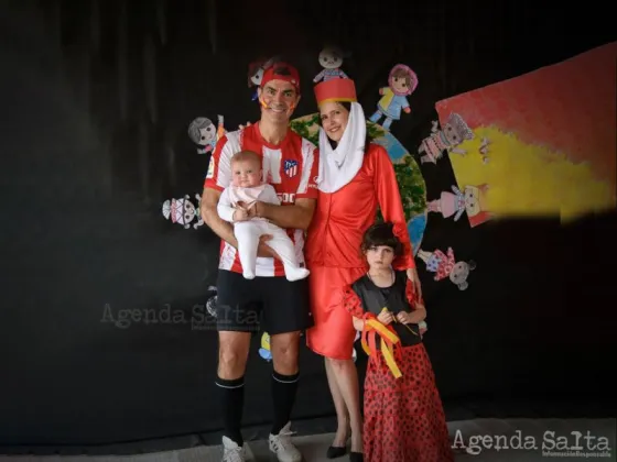 Juan Manuel Urtubey e Isabel Macedo en el acto de fin de año de su hija Belita