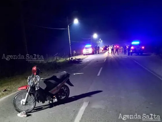 Según las primeras versiones, una de las motocicletas atropelló a otra, que circulaba en la misma dirección pero por la banquina.