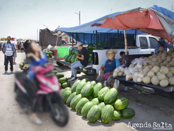 Salteña paró a comprar una sandía y le robaron la moto