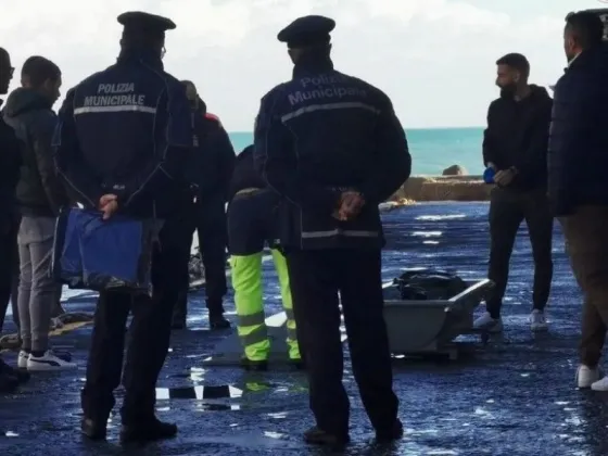 Una turista argentina murió al ser arrastrada por una ola mientras se sacaba una selfie