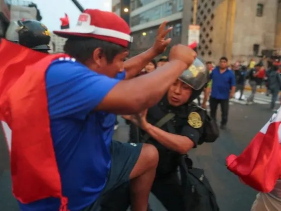 Recrudecen las protestas tras la destitución de Castillo: Murió una persona en un enfrentamiento