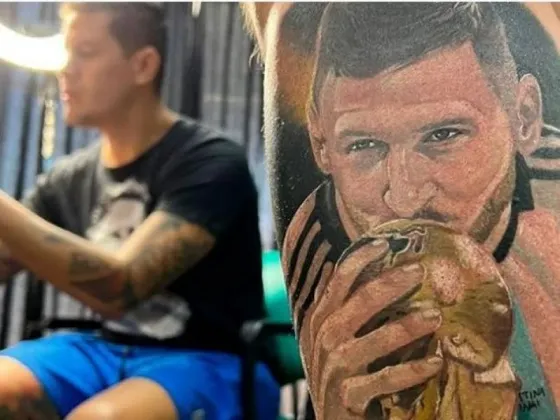 El primer tatuaje: se fue de los festejos para estamparse a Messi a las 18.30 del domingo