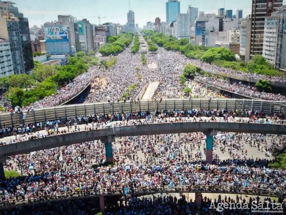 Locura total: más de 4.000.000 de hinchas en las autopistas por la Selección