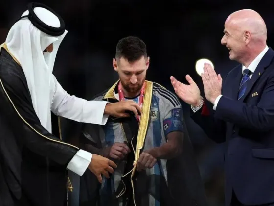 Ofrecen una cifra millonaria por la "túnica" que lució Messi en la premiación de la FIFA